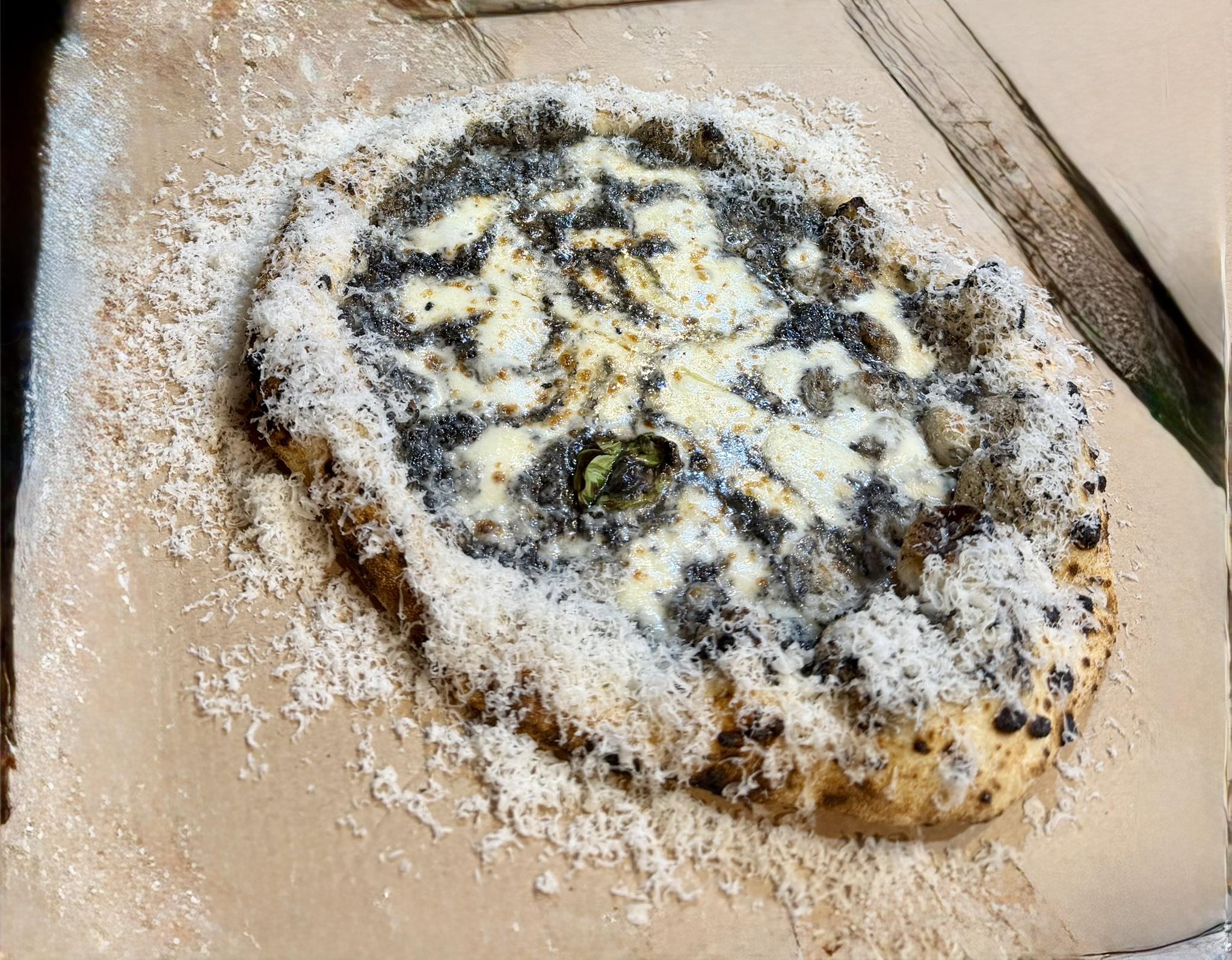 Tartufo pizza